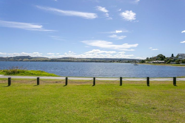 Photo of property in 3/2 Lowell Place, Waipahihi, Taupo, 3330