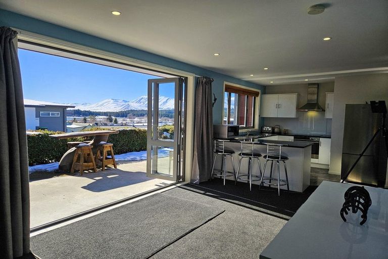 Photo of property in 12 O'neill Place, Lake Tekapo, 7999