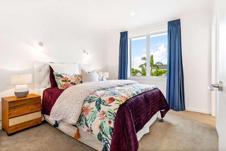 Photo of property in 36 Gunner Drive, Te Atatu Peninsula, Auckland, 0610