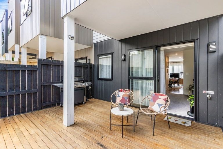 Photo of property in 5 Impatiens Lane, Massey, Auckland, 0614