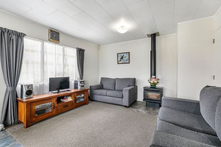 Photo of property in 2/23 Bernina Place, Weymouth, Auckland, 2103