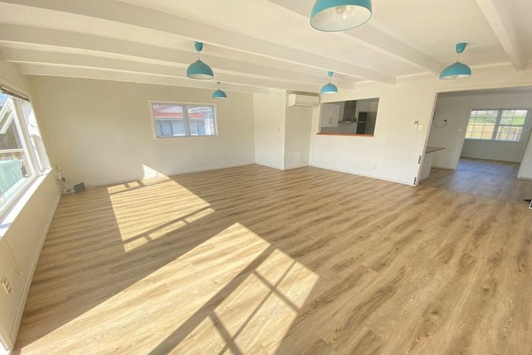 Photo of property in 28 Vandeleur Avenue, Birkdale, Auckland, 0626