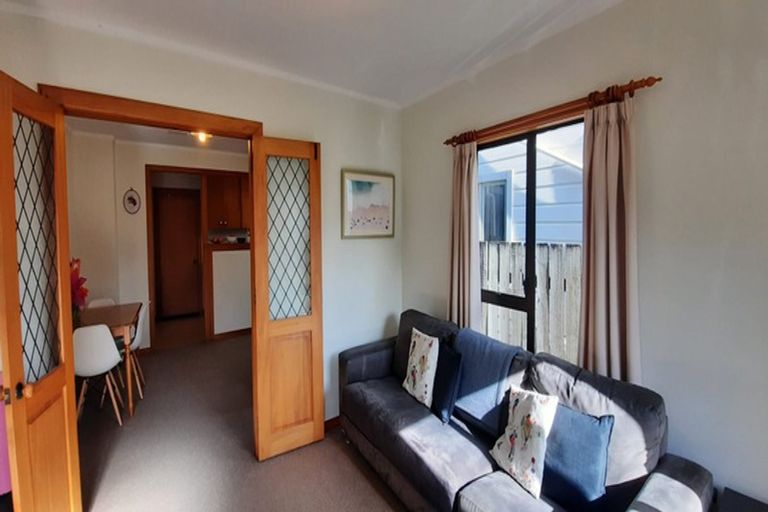 Photo of property in 2/5 Scarborough Terrace, Mount Victoria, Wellington, 6011