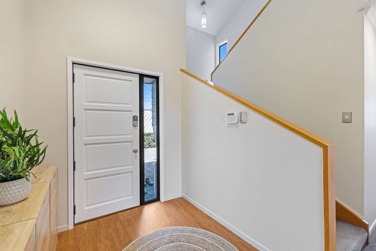 Photo of property in 58 Karina Road, Merrilands, New Plymouth, 4312