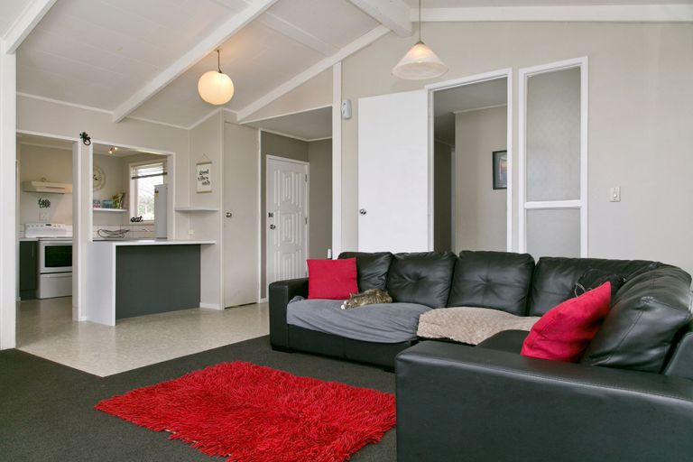 Photo of property in 28 Invergarry Road, Hilltop, Taupo, 3330