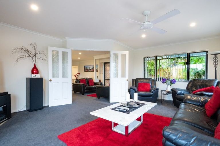 Photo of property in 13 San Marino Drive, Henderson, Auckland, 0612