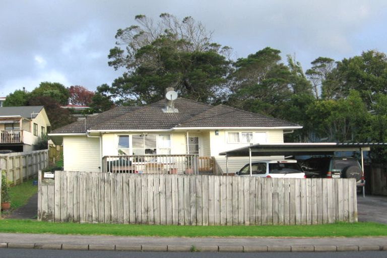 Photo of property in 64 Vodanovich Road, Te Atatu South, Auckland, 0610