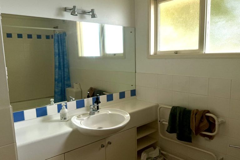 Photo of property in 18a Dallinghoe Crescent, Milford, Auckland, 0620