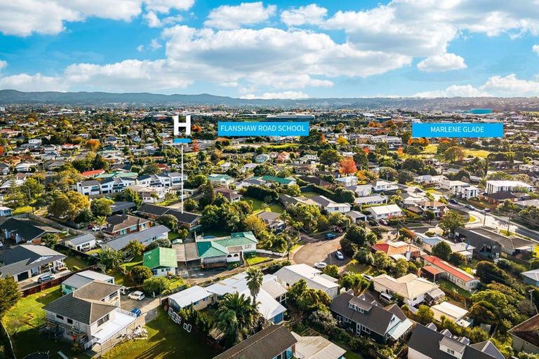 Photo of property in 2/14 Rowan Terrace, Te Atatu South, Auckland, 0610