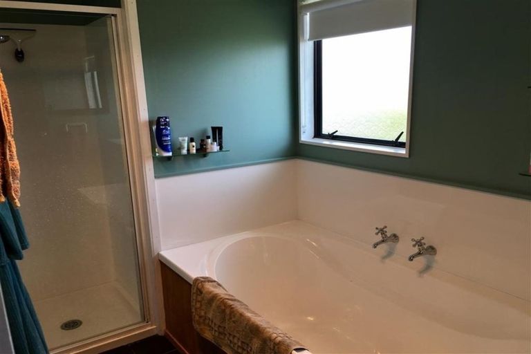 Photo of property in 97 Queens Road, Waikanae Beach, Waikanae, 5036