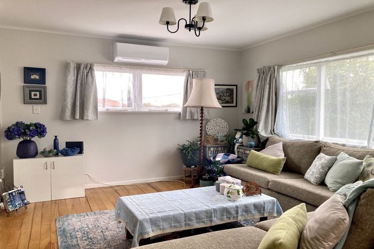 Photo of property in 1/65 Golf Road, New Lynn, Auckland, 0600