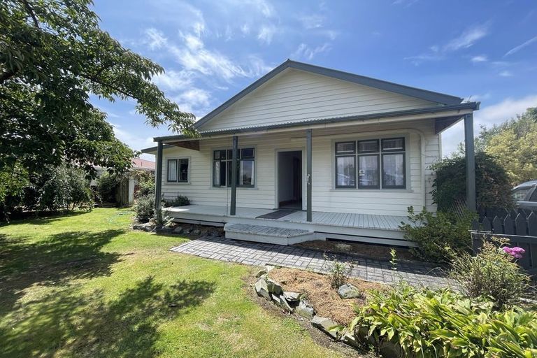 Photo of property in 16 Maude Street, Waimate, 7924