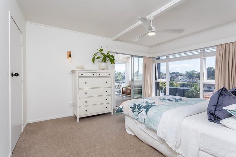 Photo of property in 1/23 Hart Road, Hauraki, Auckland, 0622