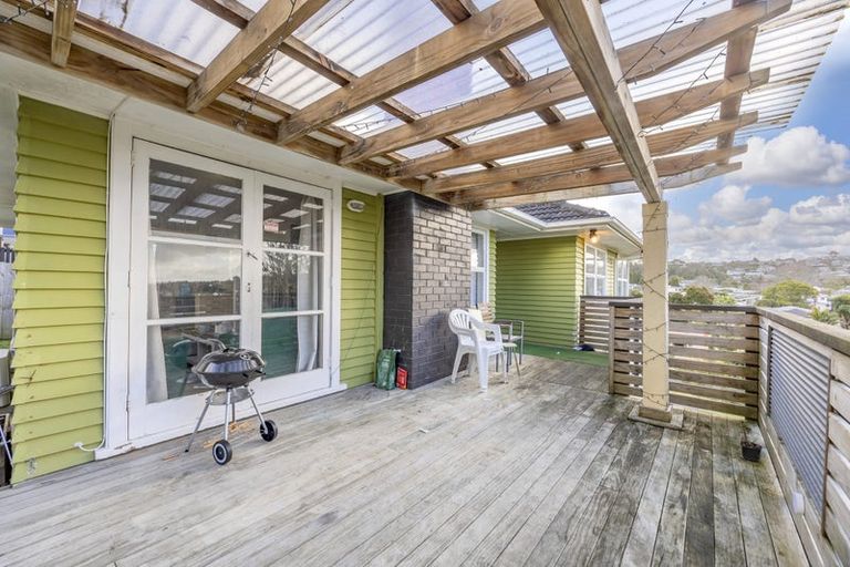 Photo of property in 21 Tilden Avenue, Hillcrest, Auckland, 0627