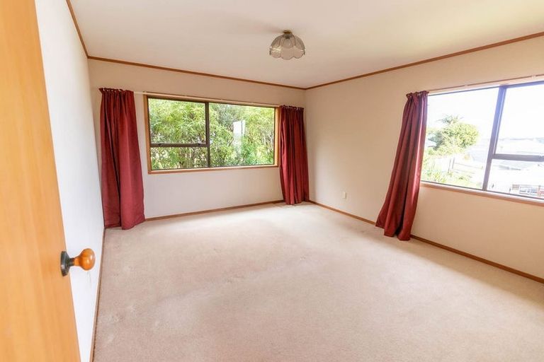 Photo of property in 85 Kennedy Avenue, Forrest Hill, Auckland, 0620