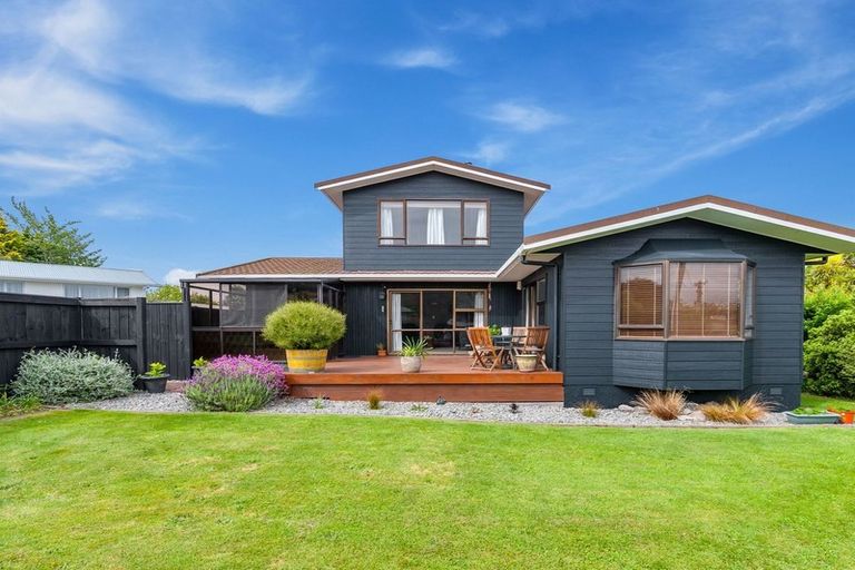 Photo of property in 1/9 Weka Road, Waipahihi, Taupo, 3330