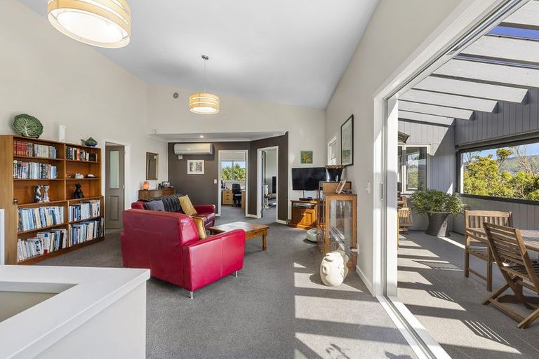 Photo of property in 7 Montserrat Place, Grenada Village, Wellington, 6037