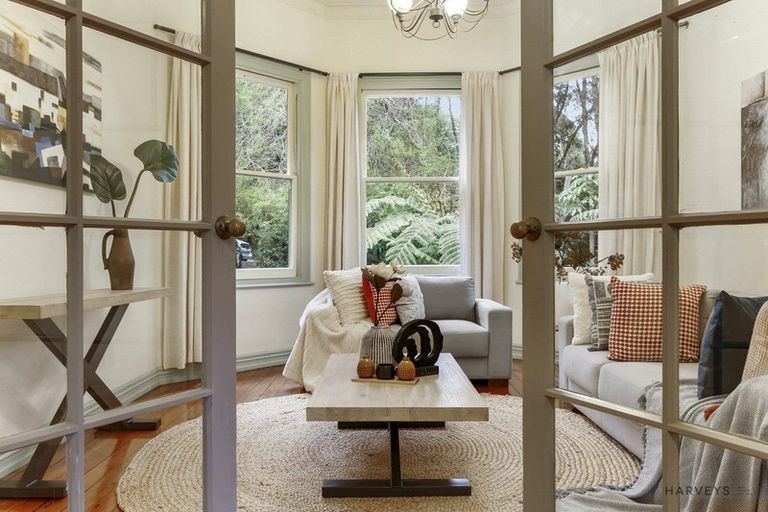 Photo of property in 51 Opanuku Road, Henderson Valley, Auckland, 0612