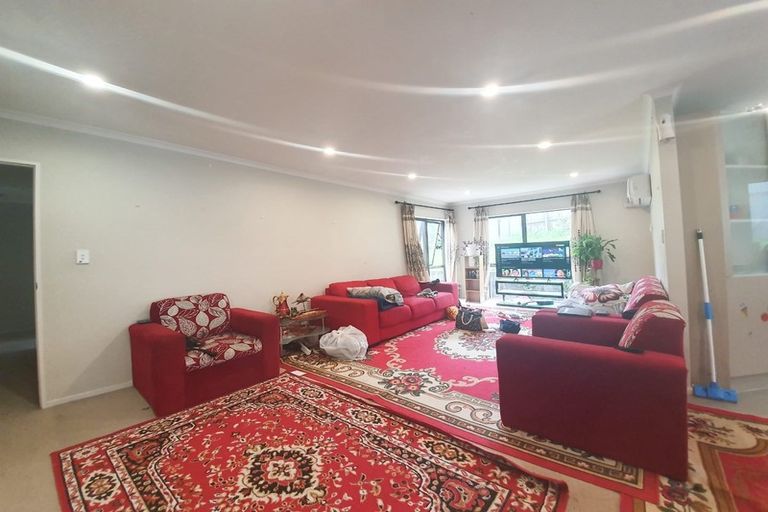 Photo of property in 64a Kingdale Road, Henderson, Auckland, 0610