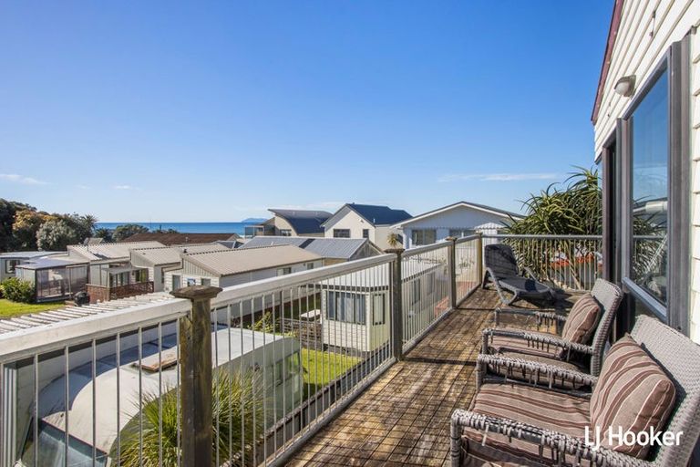 Photo of property in 28 Ocean View Road, Waihi Beach, 3611