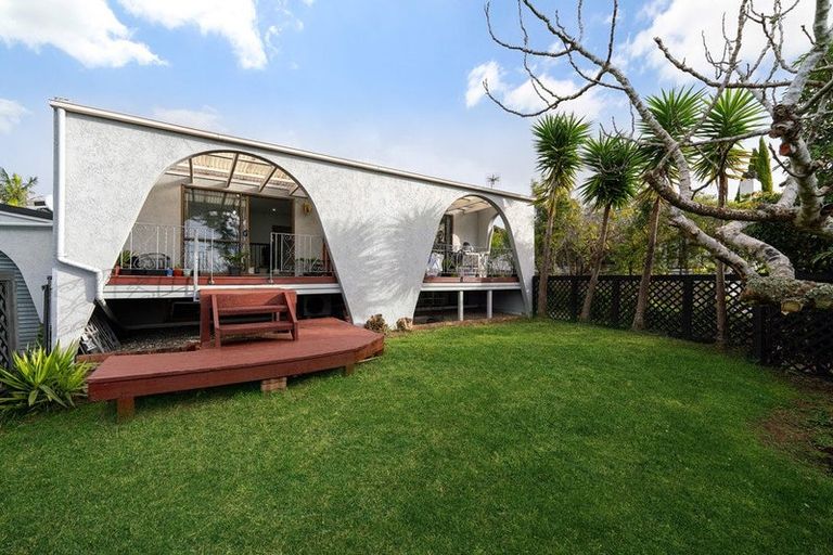 Photo of property in 8 Riverview Road, New Lynn, Auckland, 0600