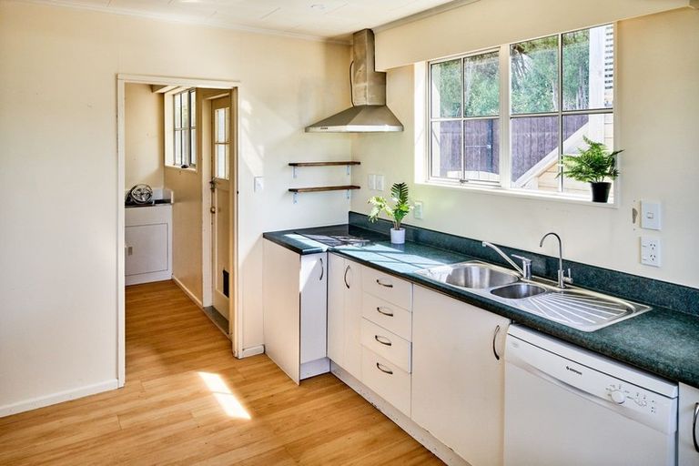 Photo of property in 42 Spinnaker Drive, Whitby, Porirua, 5024