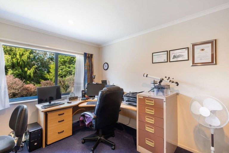 Photo of property in 12 Gleaming Place, Waiuku, 2123