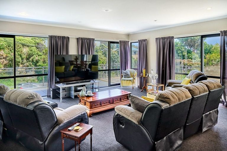 Photo of property in 23 View Road, Titahi Bay, Porirua, 5022