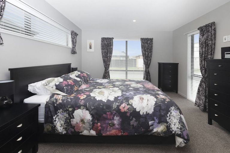 Photo of property in 2 Strone Close, Broomfield, Christchurch, 8042