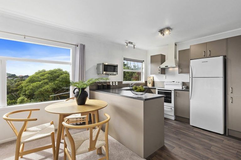 Photo of property in 3/27 Winston Street, Crofton Downs, Wellington, 6035