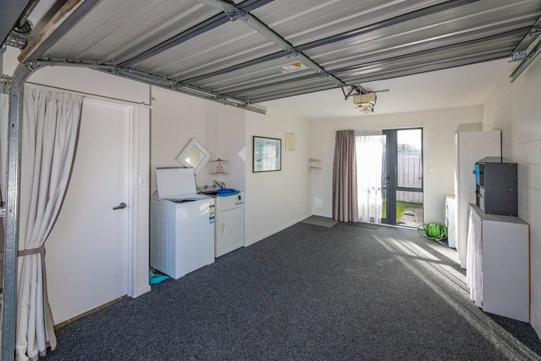 Photo of property in 21 Clinton Lane, Woolston, Christchurch, 8062