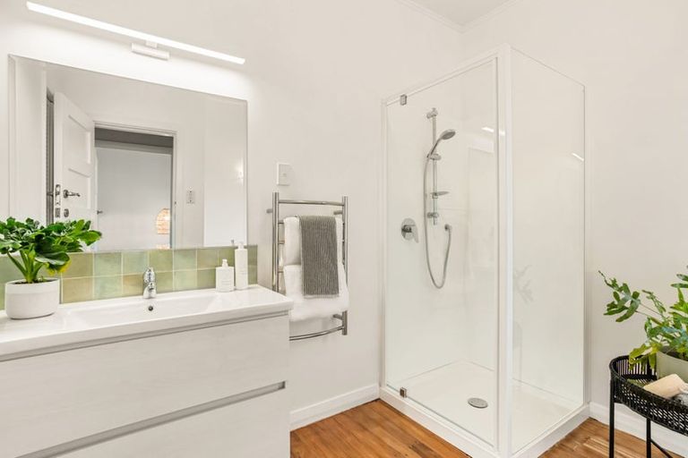 Photo of property in 56 Beach Haven Road, Beach Haven, Auckland, 0626