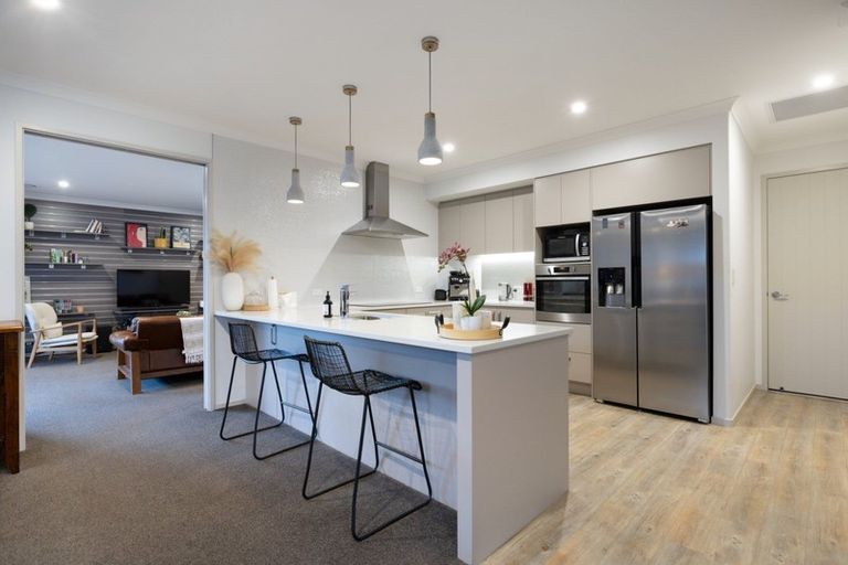 Photo of property in 26 Penetaka Heights, Pyes Pa, Tauranga, 3112