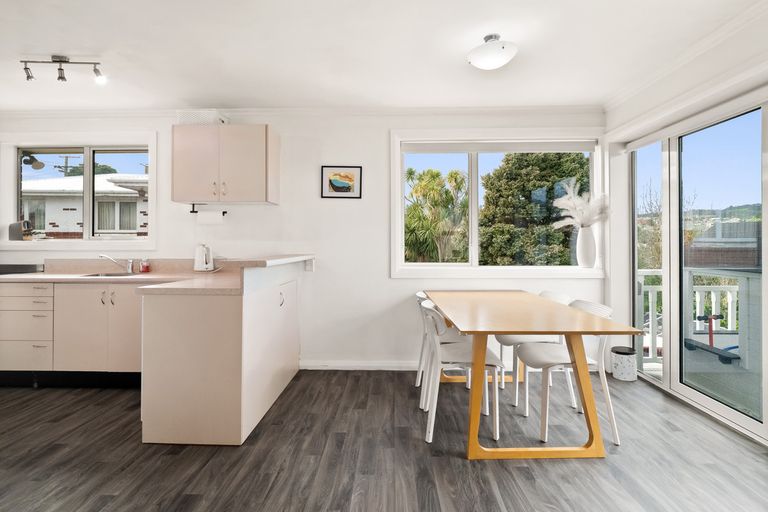Photo of property in 35 Glendevon Place, Vauxhall, Dunedin, 9013
