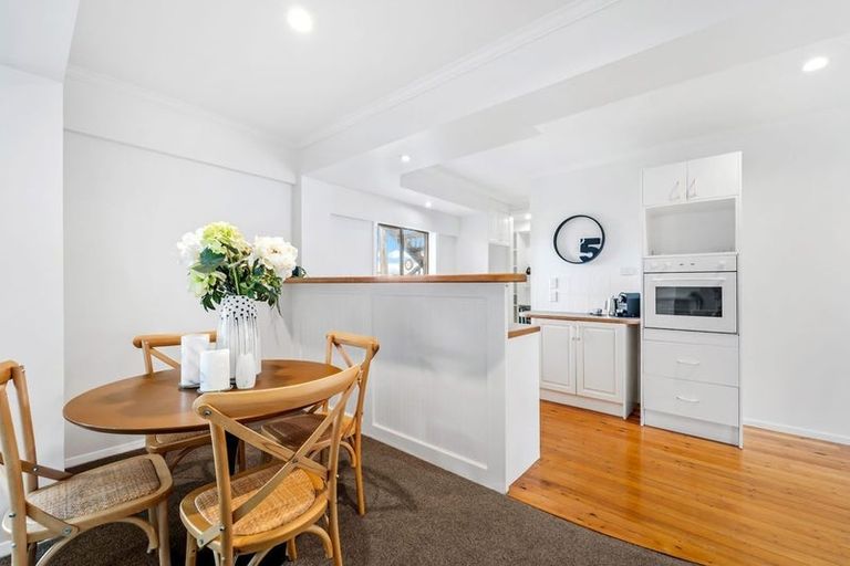 Photo of property in 1006 Whangaparaoa Road, Tindalls Beach, Whangaparaoa, 0930