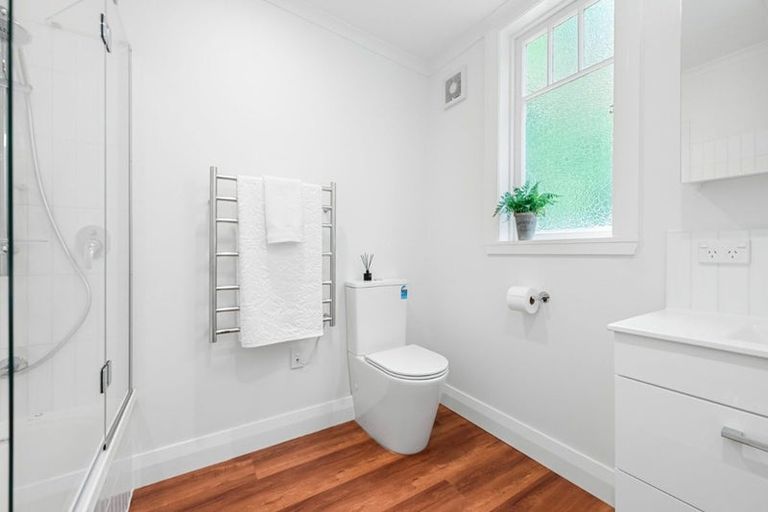 Photo of property in 1-2/6a Pohutukawa Street, Woburn, Lower Hutt, 5010