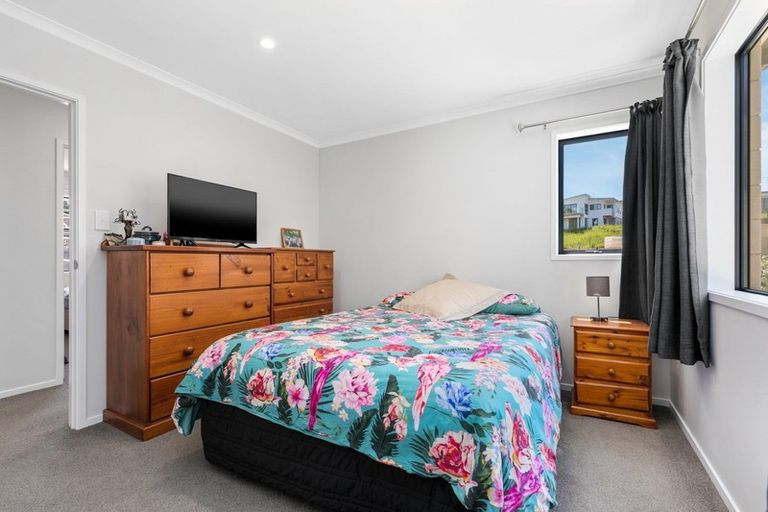 Photo of property in 310a Lakes Boulevard, Pyes Pa, Tauranga, 3112