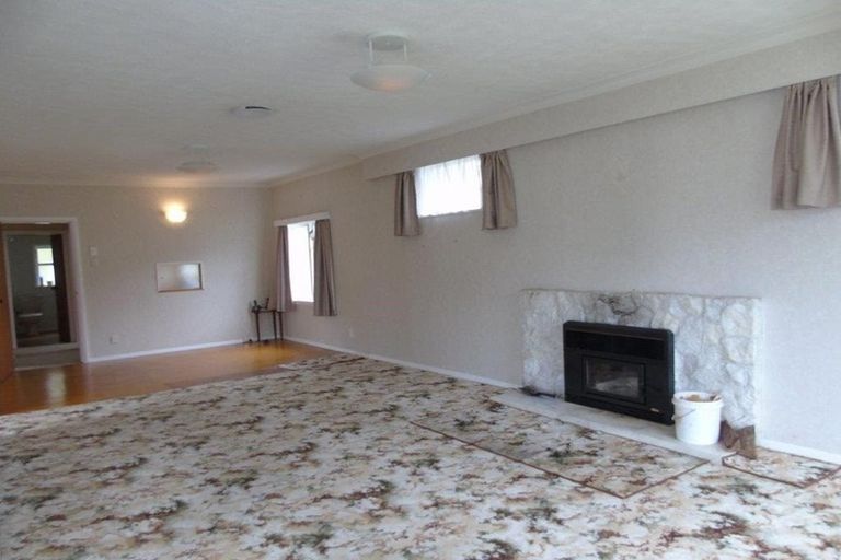 Photo of property in 8 Park Avenue, Tawa, Wellington, 5028