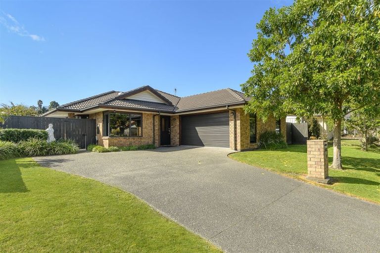 Photo of property in 142 Oteki Park Drive, Welcome Bay, Tauranga, 3112