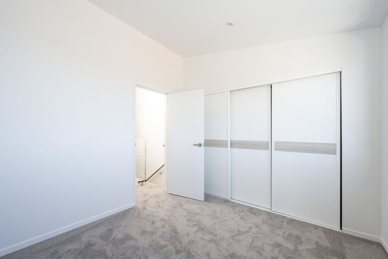 Photo of property in 4/737 East Coast Road, Browns Bay, Auckland, 0630