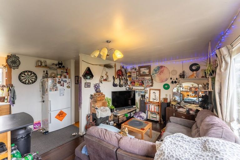 Photo of property in 20 Eruini Street, Waikanae Beach, Waikanae, 5036