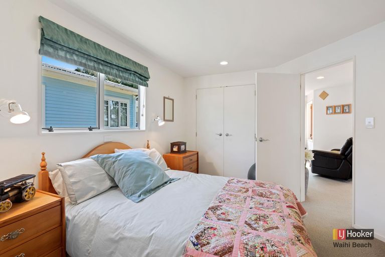 Photo of property in 31 Ocean View Road, Waihi Beach, 3611