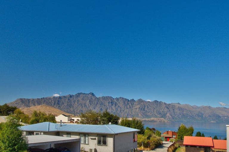 Photo of property in 28a Sainsbury Road, Fernhill, Queenstown, 9300