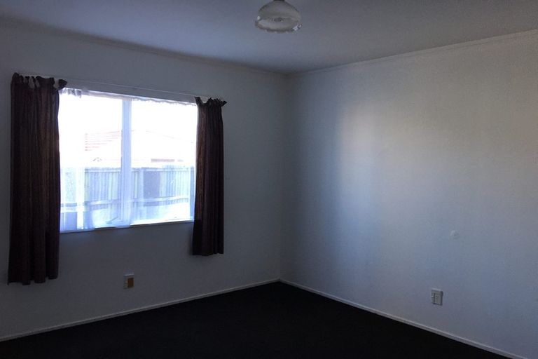 Photo of property in 89 Gossamer Drive, Pakuranga Heights, Auckland, 2010