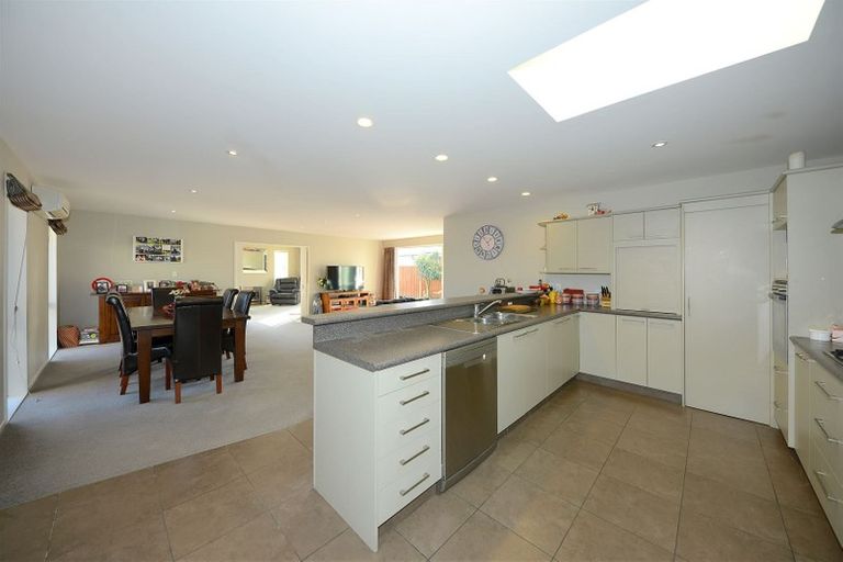 Photo of property in 11 Oratia Grove, Northwood, Christchurch, 8051