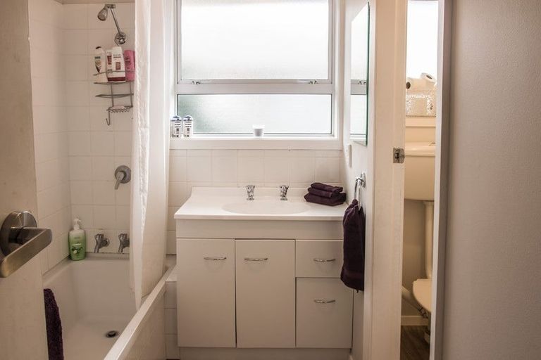 Photo of property in 119 Warren Crescent, Hillmorton, Christchurch, 8025