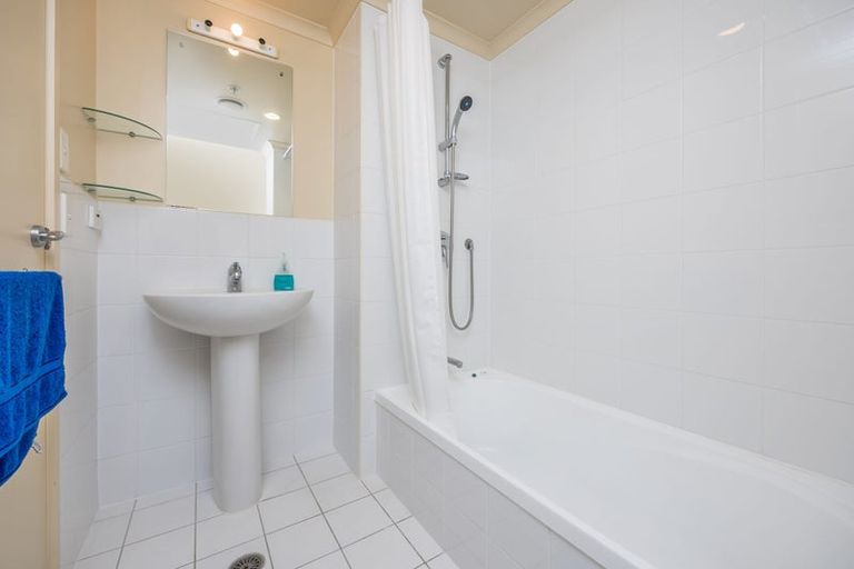 Photo of property in The Rennaissance, 9d/18 Ronwood Avenue, Manukau, Auckland, 2104