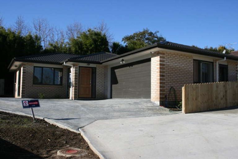 Photo of property in 60a Donovan Avenue, Massey, Auckland, 0614