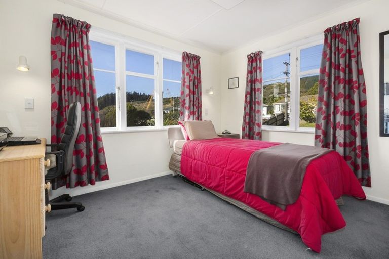 Photo of property in 93 Bell Street, Tawa, Wellington, 5028