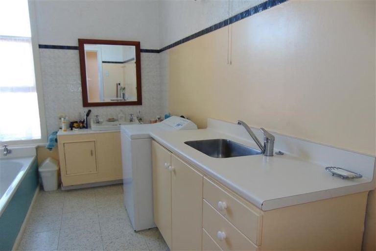 Photo of property in 13 Roslyn Road, Bluff Hill, Napier, 4110